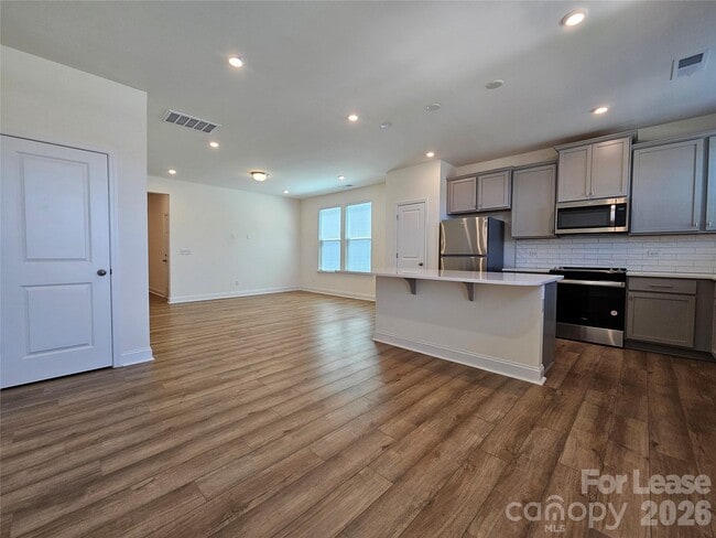 Photo - 1027 S Point Rd