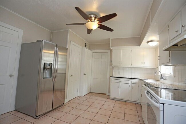 Photo - 5625 Jackson St