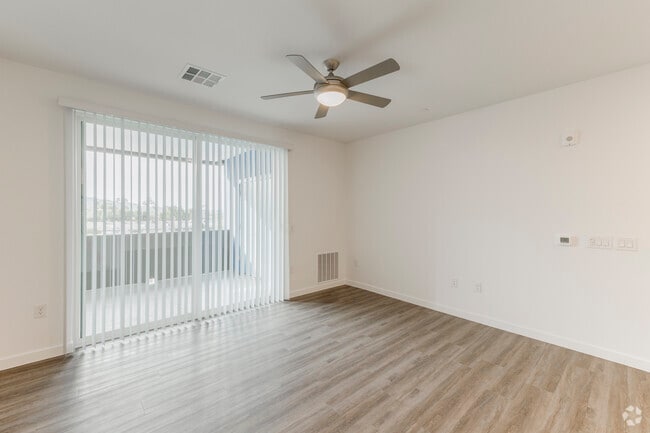 2BR, 2BA - 1,179SF - Living Room
