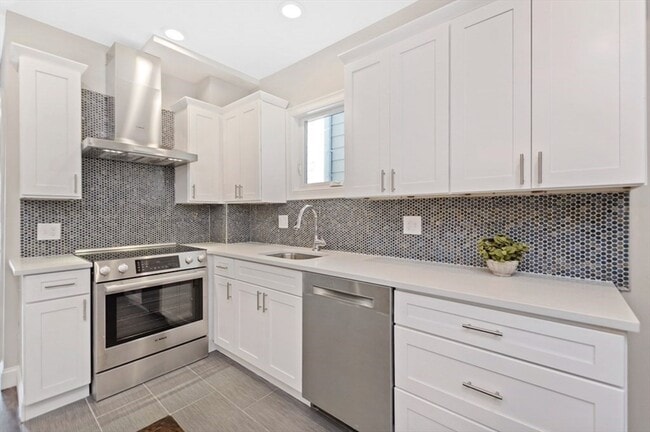 Photo - 15 Richard St Unit 1