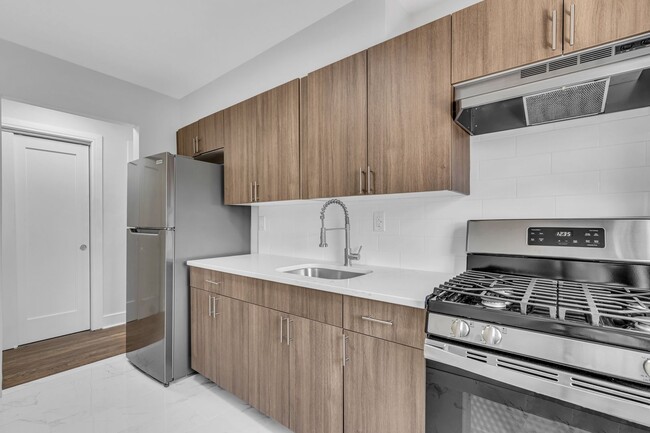 Photo - Palisades Manor Apartments – Modern Living in the Heart of Palisades Park