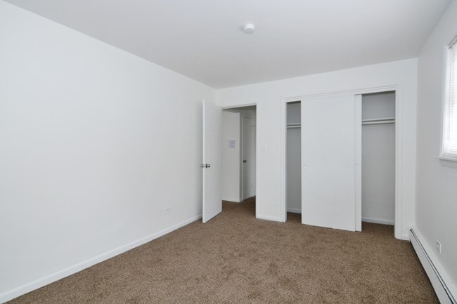 Photo - 14122 S School St