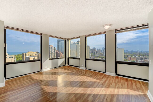 Lincoln Park Plaza