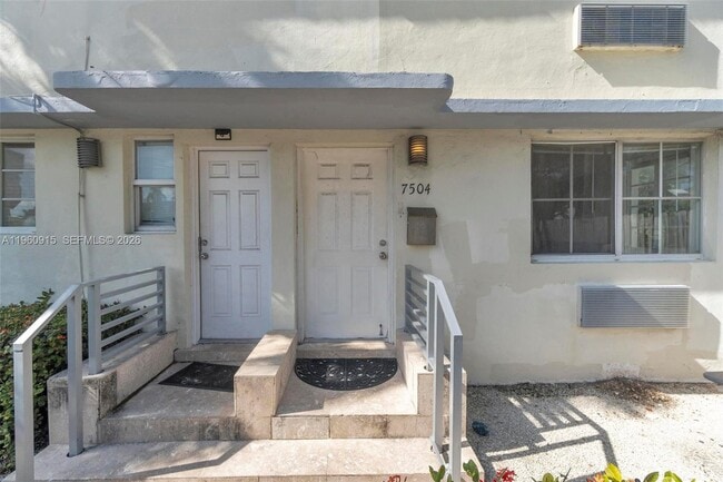 Photo - 503 75th St Unidad 7504