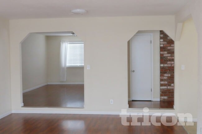 Photo - 2607 Orchid St