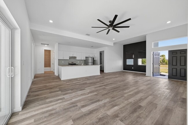 Photo - 236 NW 6th Ave