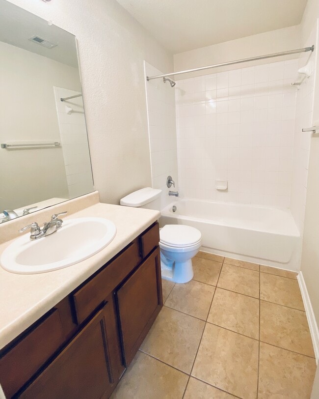 Photo - 11515 Oaks Hike