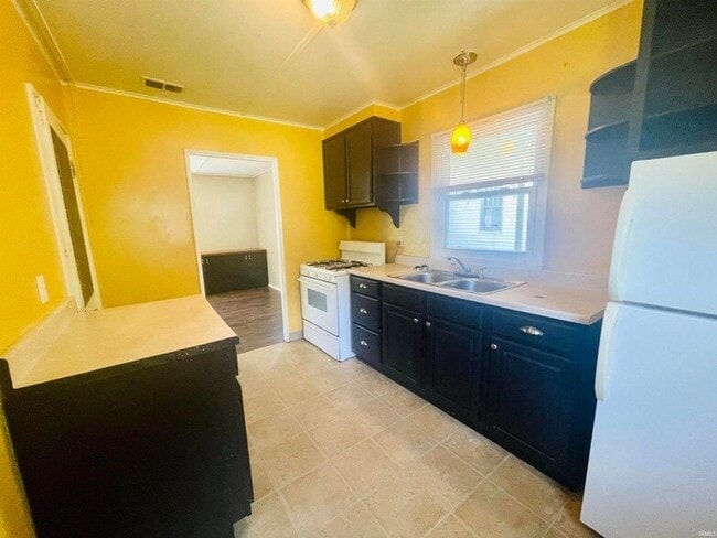 Photo - 416 S Eastside Dr