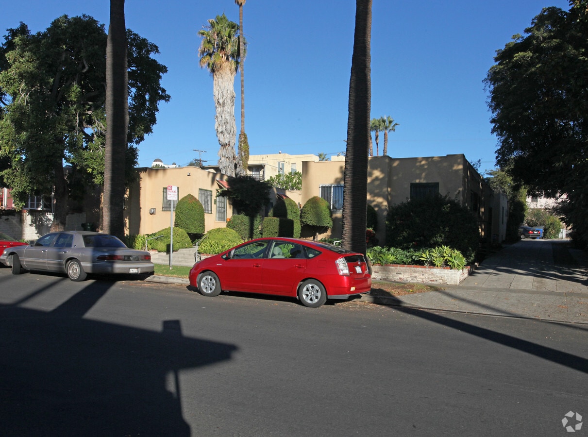 Photo - 4603-4611 Ambrose Ave