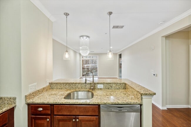 Building Photo - 350 W Elm St Unit 3221 Rental
