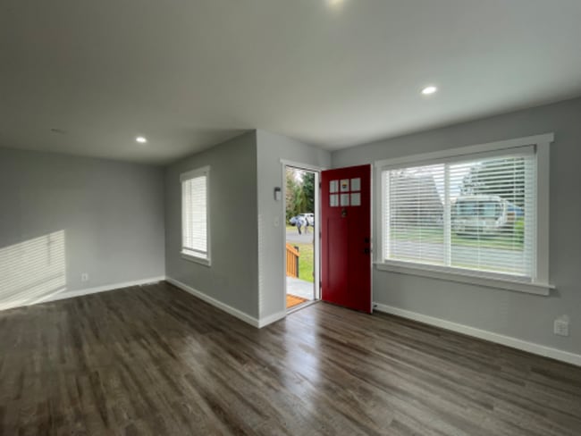 Photo - 6107 99th St SW