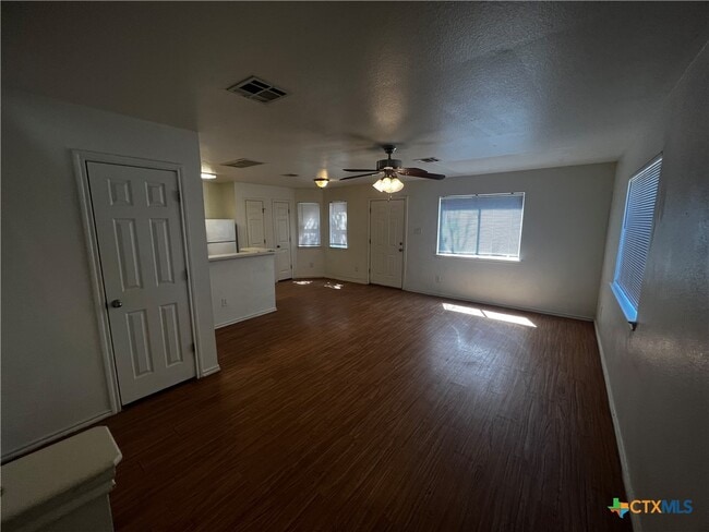 Building Photo - 125 Cedargrove