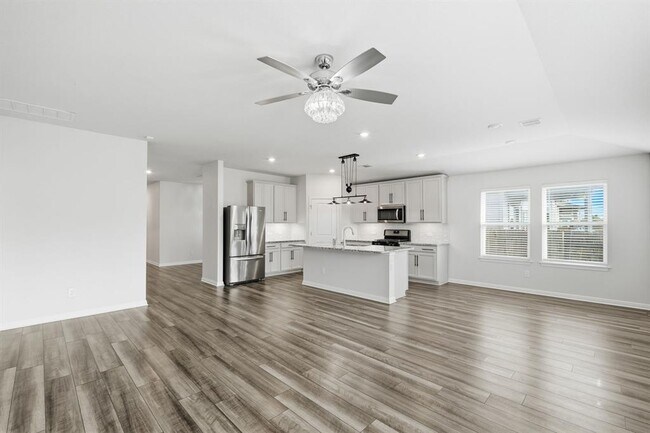 Photo - 424 Windy Reed Rd