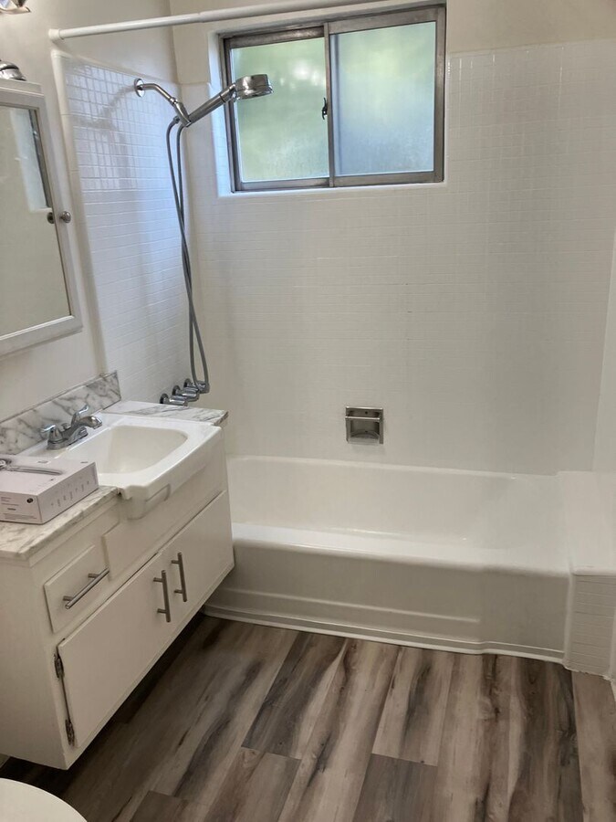 Photo - 1134 N Clark St