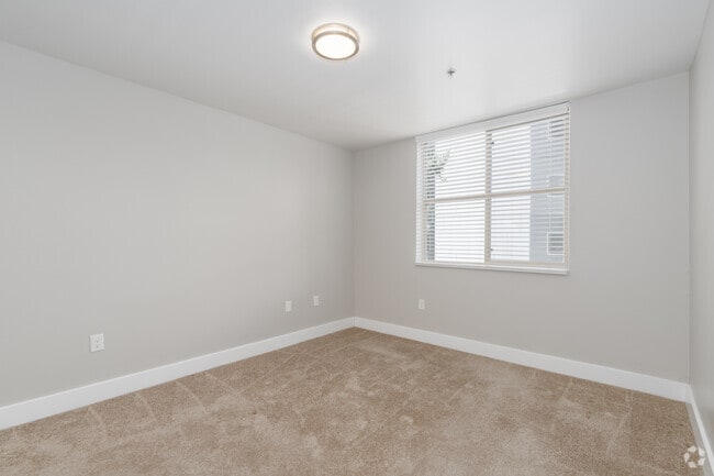 2BR, 2BA - 1,072SF - Primary Bedroom