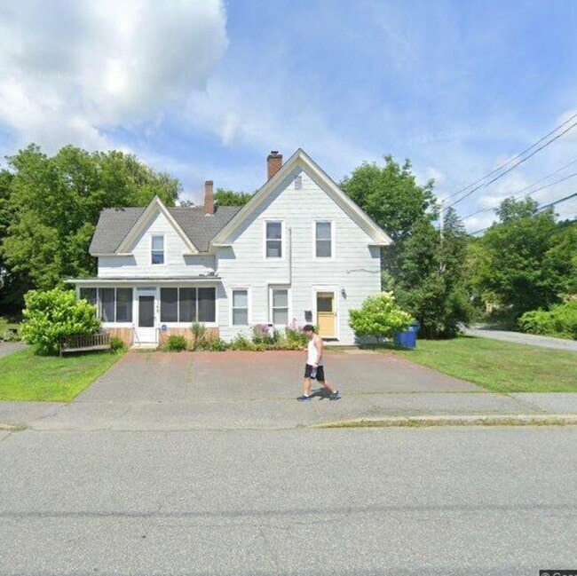 146 Hanover St Unidad B downstairs