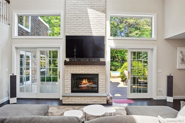 Photo - 8 Indian Pipe Dr