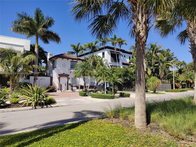 Photo - 1823 S Bayshore Ln