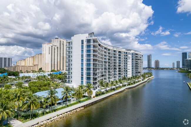 Photo - Echo Aventura