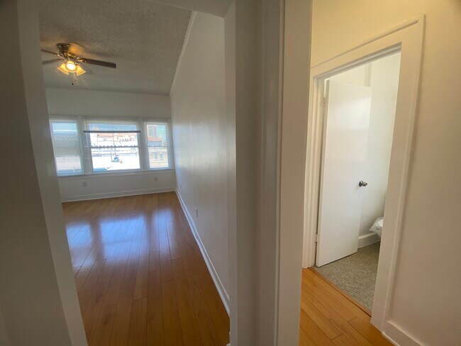Photo - Leeward Apartments