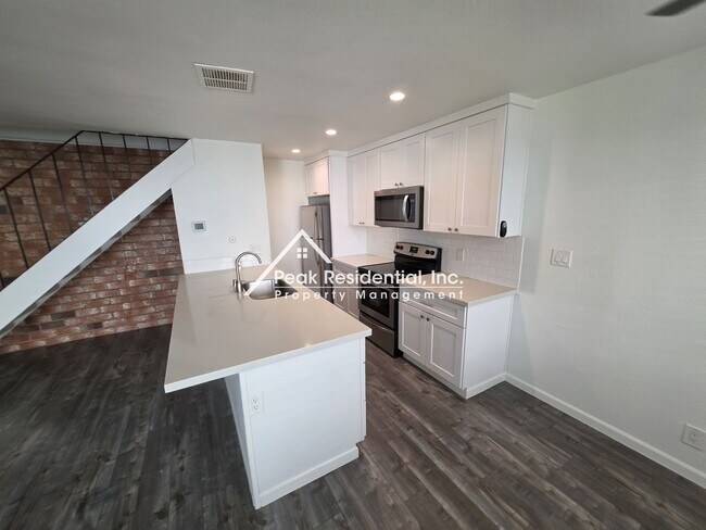 4431 Palm Ave