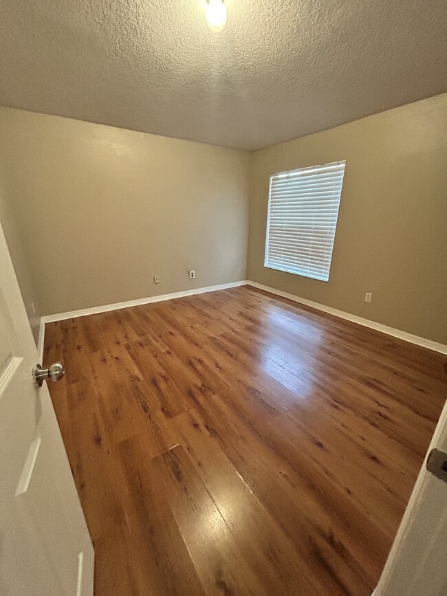 Photo - 16 Greenvale Dr