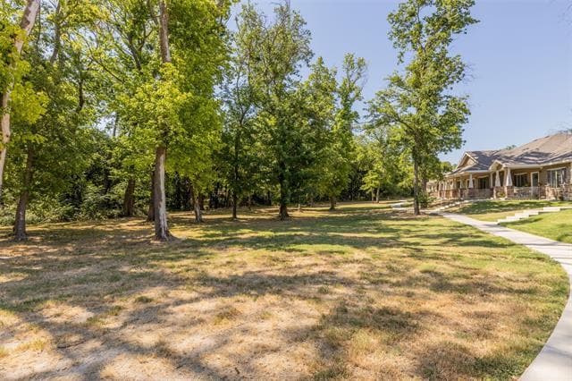 Photo - 512 E Akard St