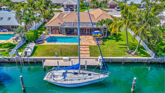 Photo - 1090 Fairview Ln