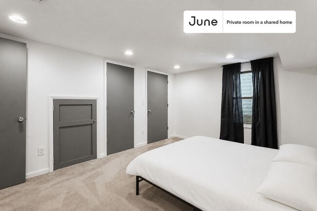 Building Photo - Room in Shared 5 bed/3 bath home in Logan Circle
