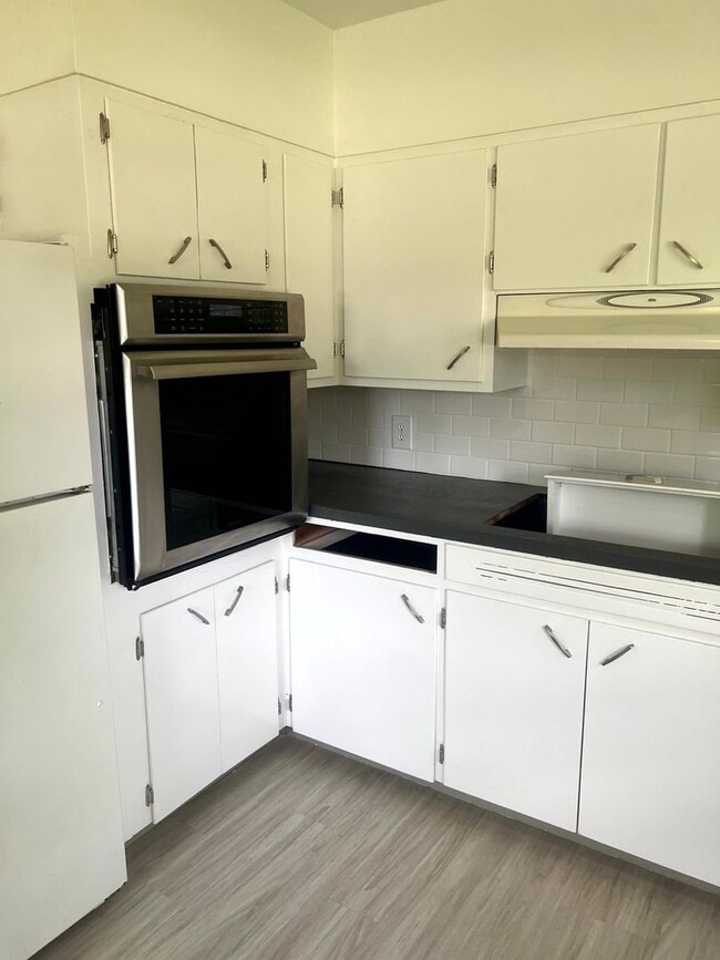 Photo - 2635-2637 S. Stewart Unit 2635