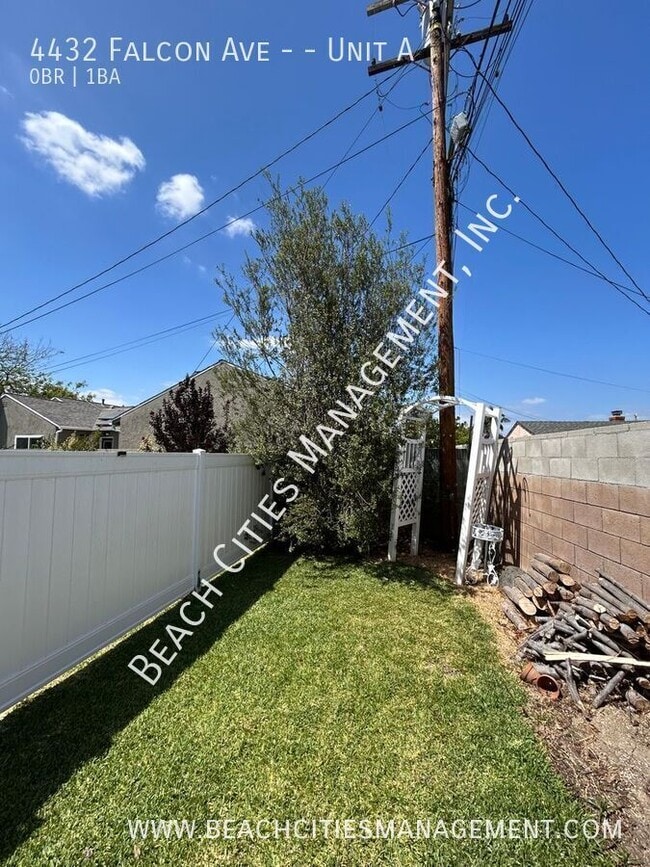 4432 Falcon Ave Unidad A