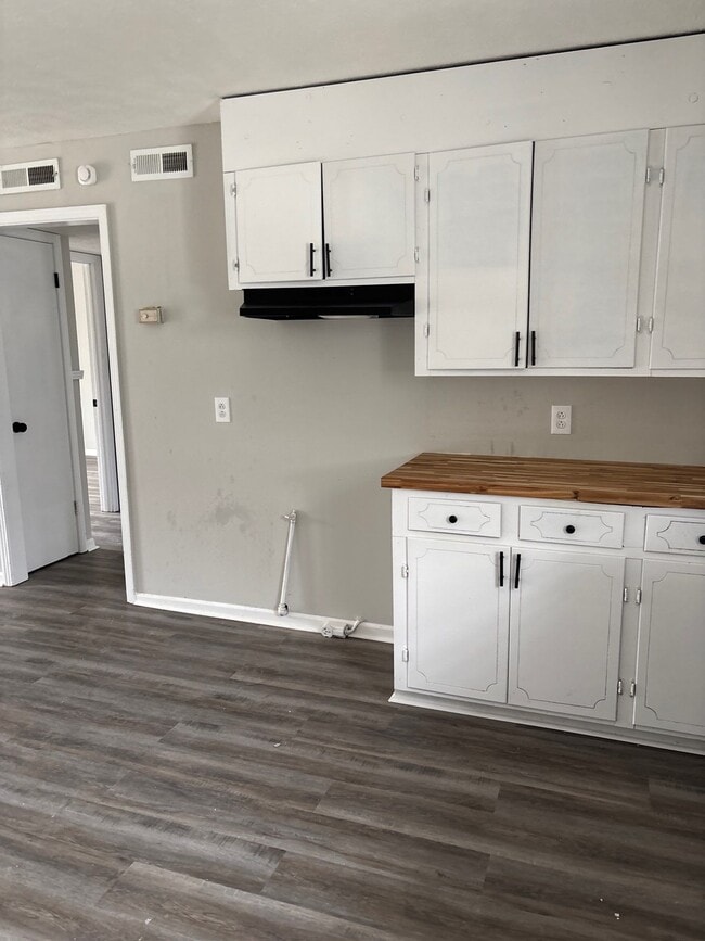 Photo - 48 W Cooper St