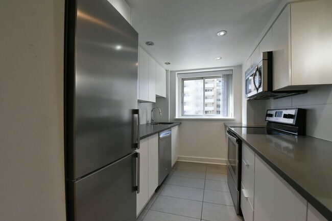 Photo - Drummond Plaza