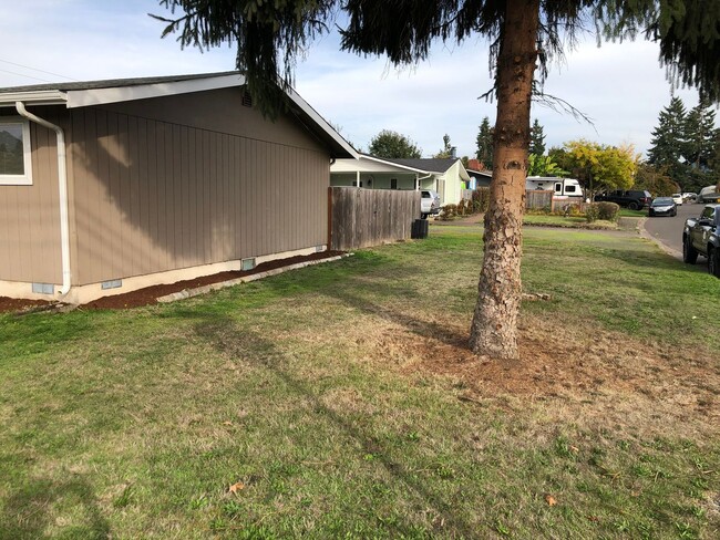 Photo - Beautifully updated 2 bed/1bath duplex in ...