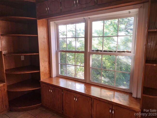 Photo - 513 Honeywood Ave