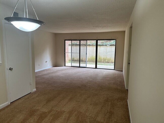 Photo - 3 Bedroom Condo in Chapel Hill