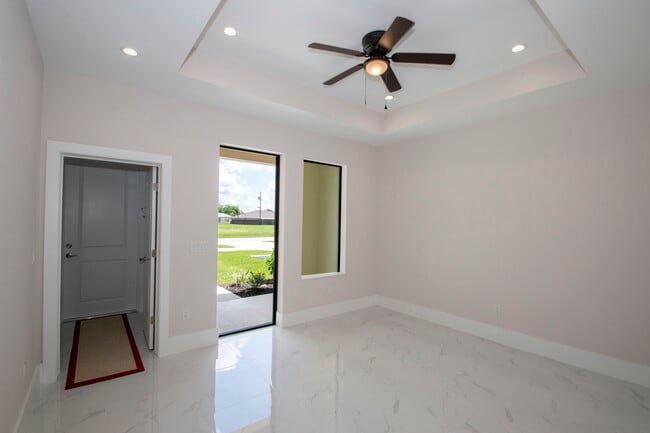 Photo - 122 SE 12th Ter