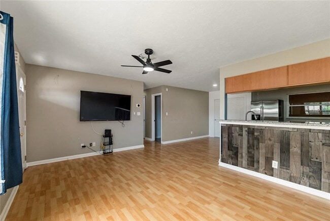 Photo - 6432 26th St W