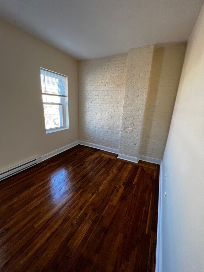 Photo - Mission Hill 2 Bed – No Broker Fee – Hot Water Included – 9/1
