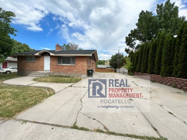 Photo - 4 Bedroom 2 Bath Home - Pet Friendly