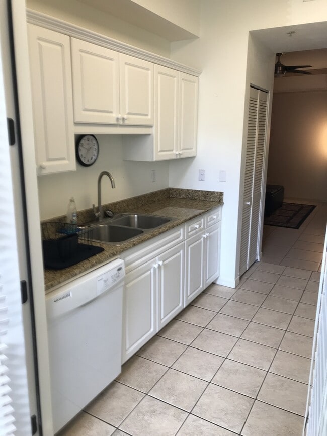 Photo - Saint Charles - Luxury 2 Bedroom, 2 Bathroom Condo