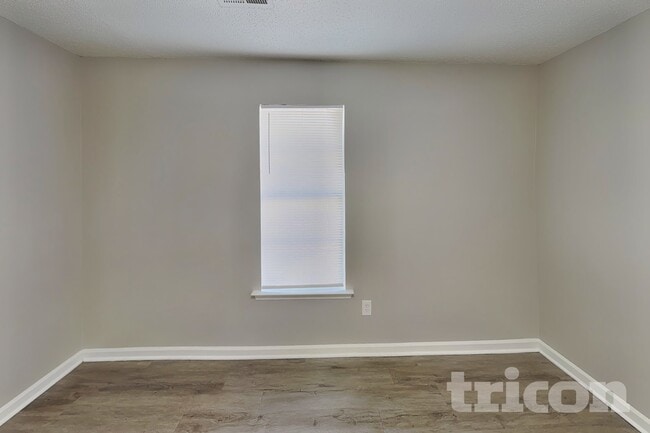 Photo - 7112 Windsong Way