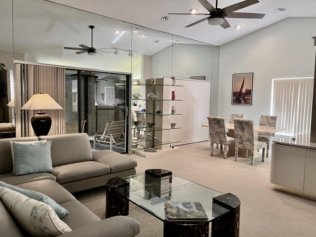 Photo - 10678 Ocean Palm Way Unidad 202