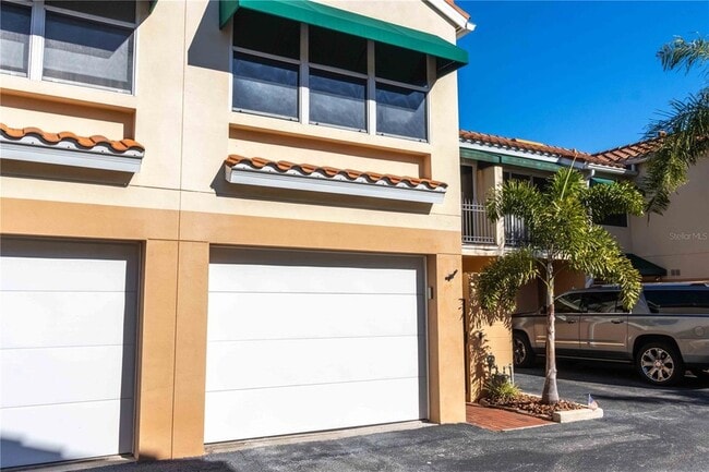 Photo - 824 Padua Ln