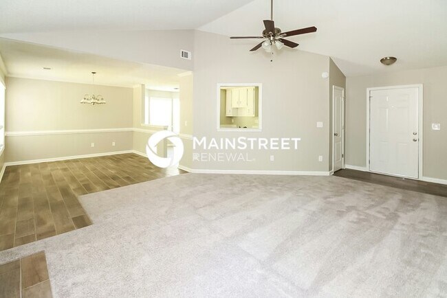 Photo - 3 Bedroom Pet-Friendly Home in Jonesboro, GA with Main Street Renewal