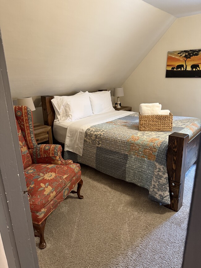 Photo - 134 High St Unit Sunny New England apartme