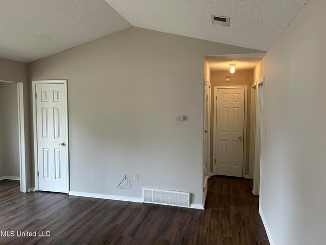 Photo - 3434 Laurelwood Dr