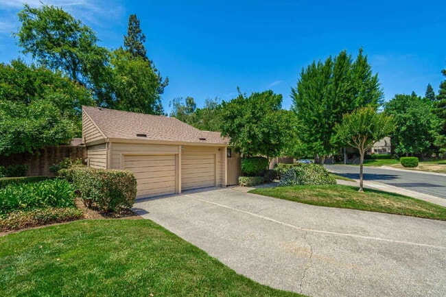 Photo - 478 Hartnell Pl