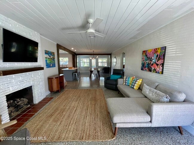 Photo - 132 E Gadsden Ln