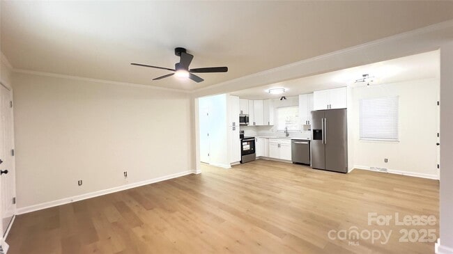 Photo - 308 Robinson Ave